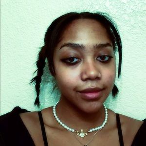 Meet your Posher, Ari